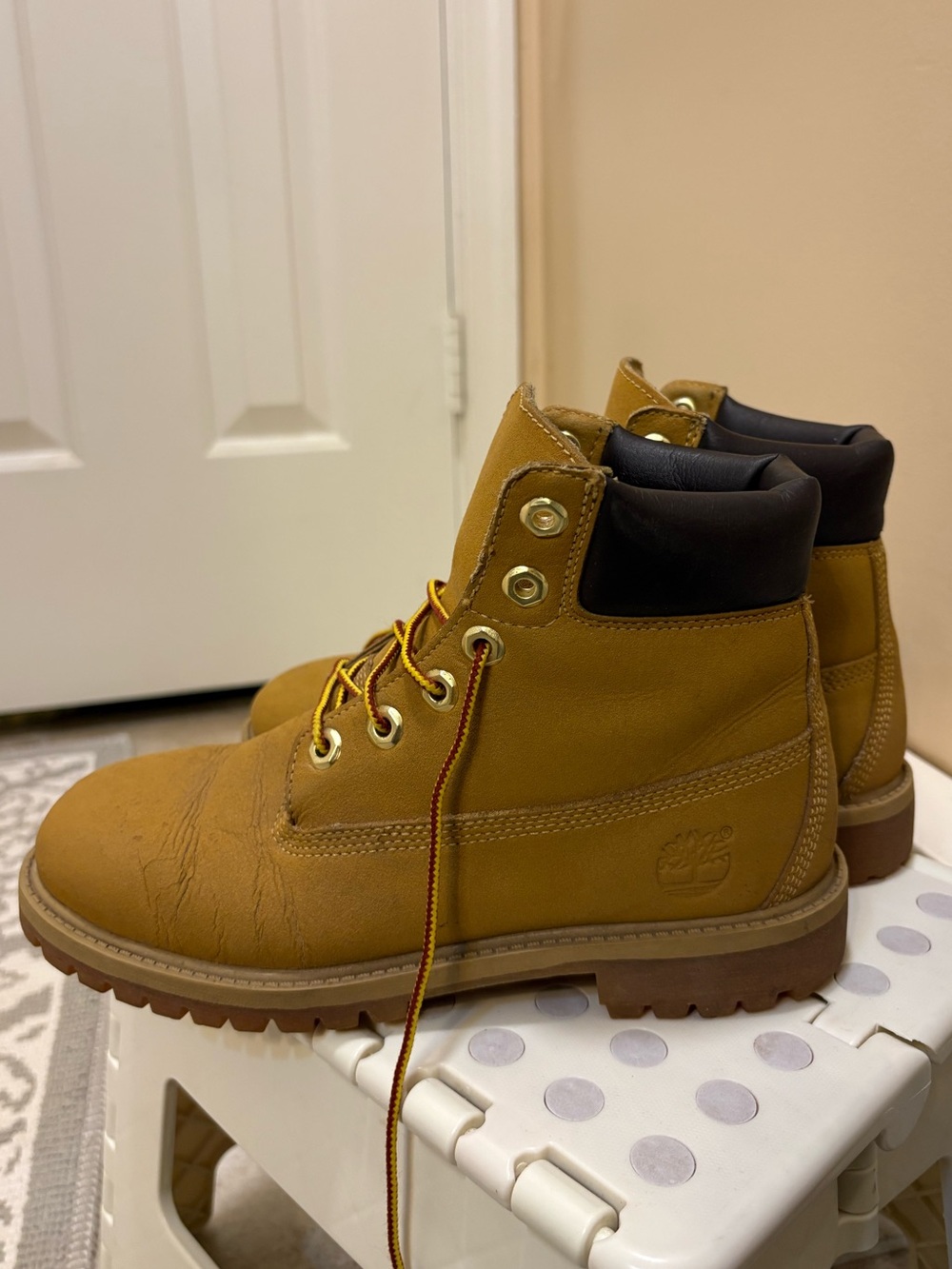 Men/Women Timberland Work Boots - Classic Tan Leather men 5/women 7